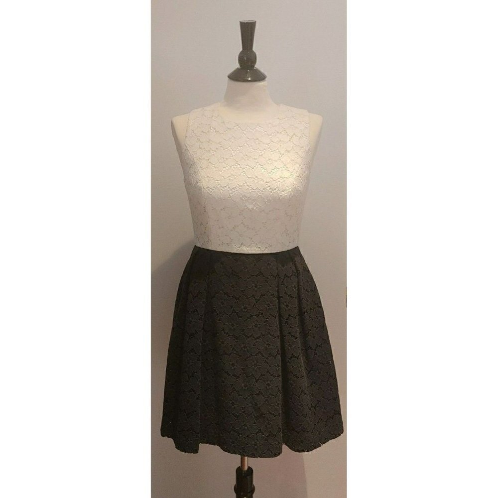 Shoshanna Mini Cocktail Dress Cream and Black Lace Sleeveless Fit Flare Size 4